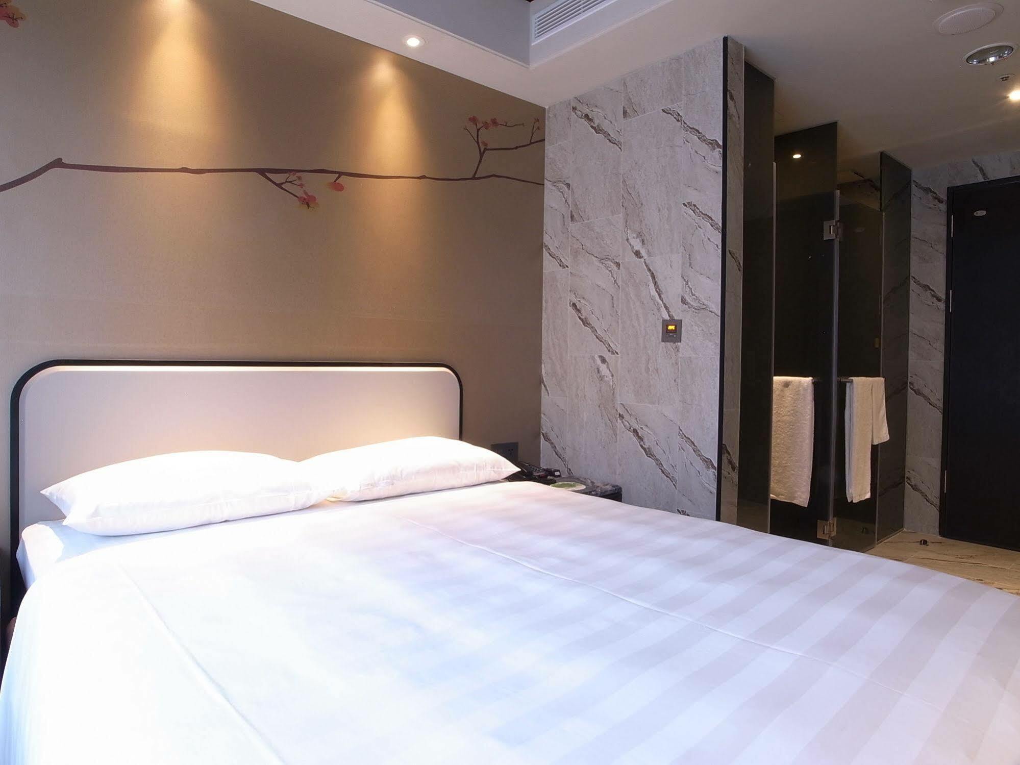 Hotel Midtown Richardson - Kaohsiung Bo'Ai Eksteriør billede